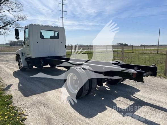 Hino 238 Chassis Cab trucks