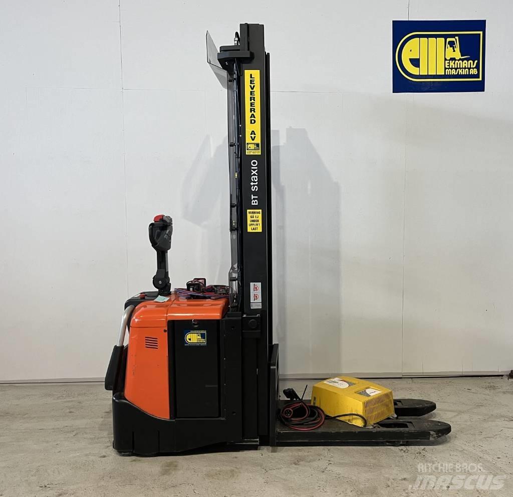 BT truck SPE 160 L Pedestrian stacker