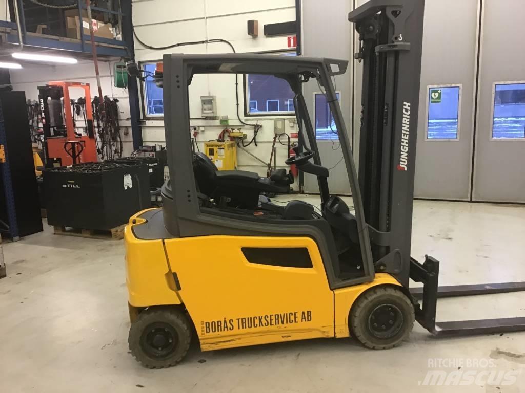 Jungheinrich EFG 320 Electric forklift trucks