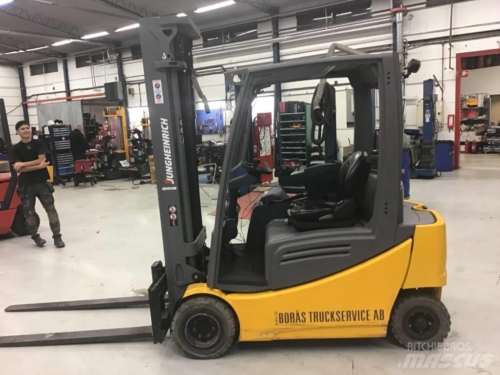 Jungheinrich EFG 320 Electric forklift trucks