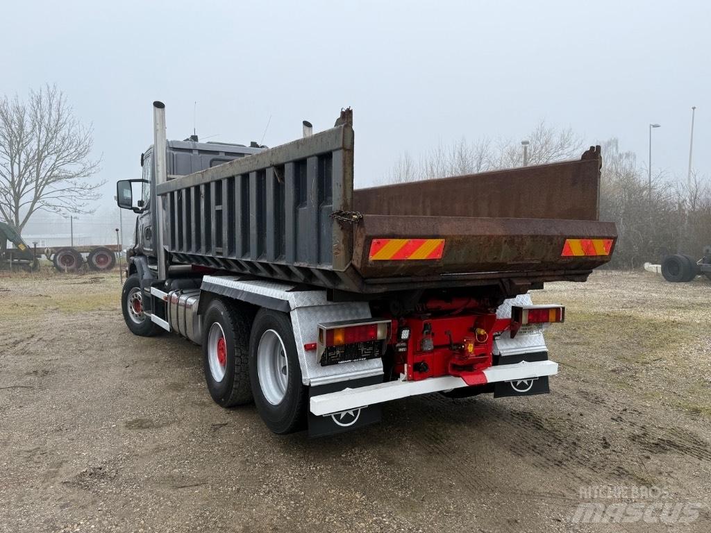 Scania T 144-530 Tipper trucks