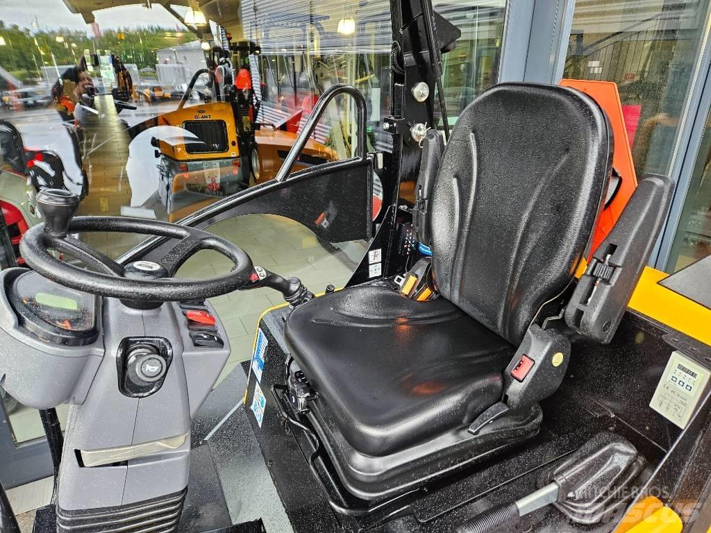 GiANT g2700hd + x-tra Mini loaders
