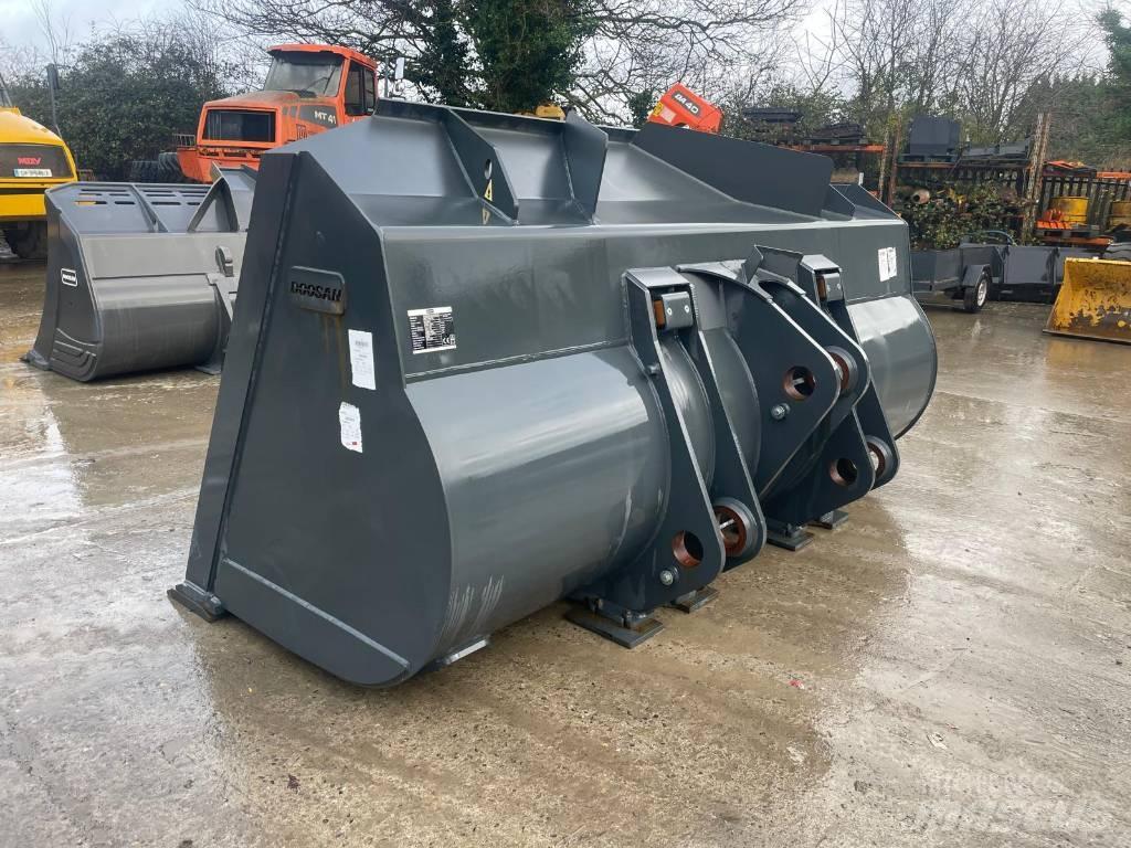 Doosan DL550 Buckets