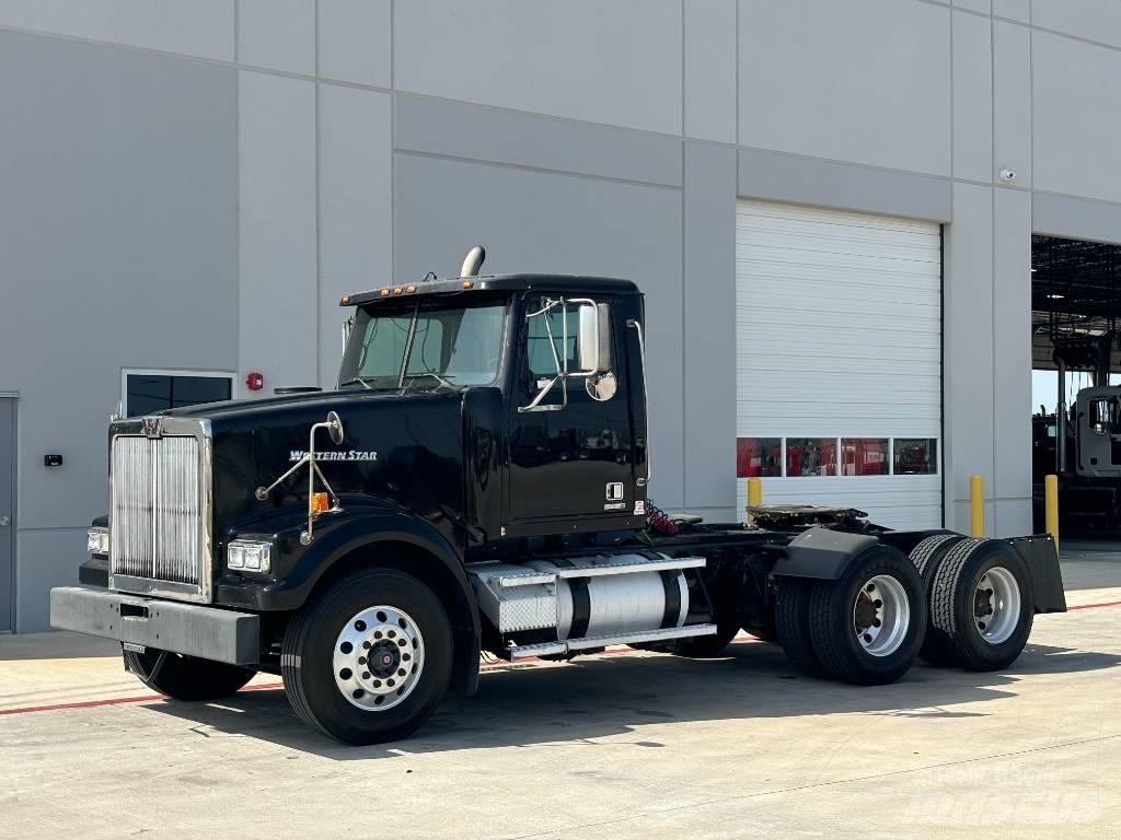 Western Star 4900 Prime Movers