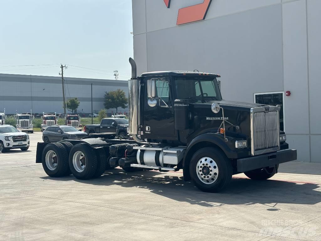 Western Star 4900 Prime Movers