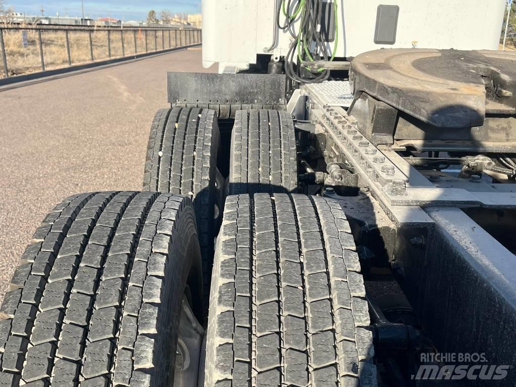 Kenworth T 880 Prime Movers