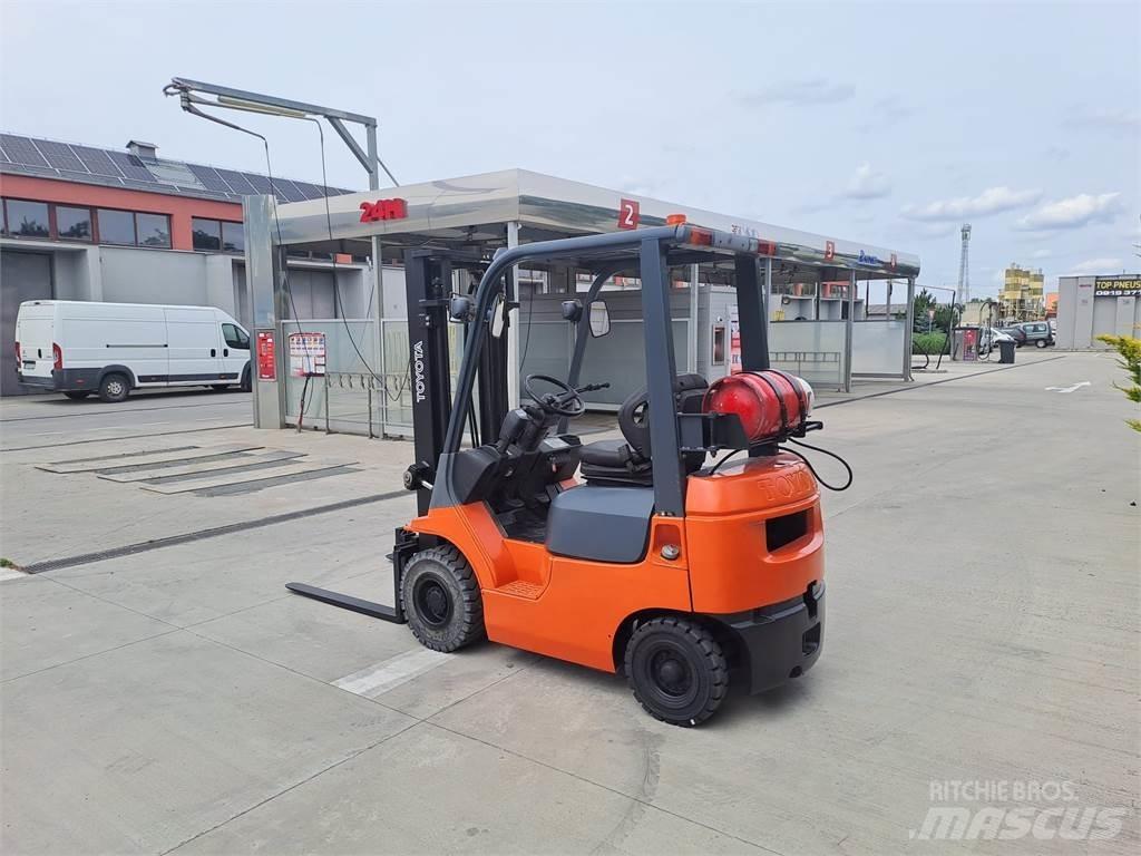 Toyota 7FGF15 LPG trucks