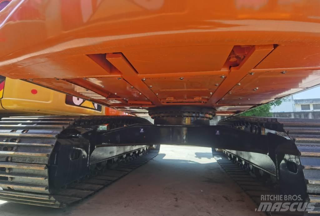 Doosan DX 225 LC Crawler excavators
