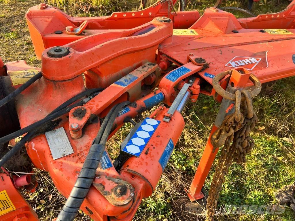 Kuhn Vari-Master 123 Reversible ploughs