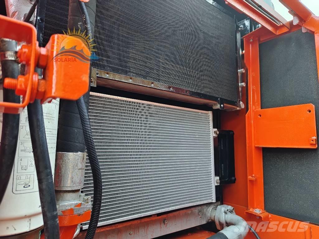 Doosan DX 300 LC Crawler excavators
