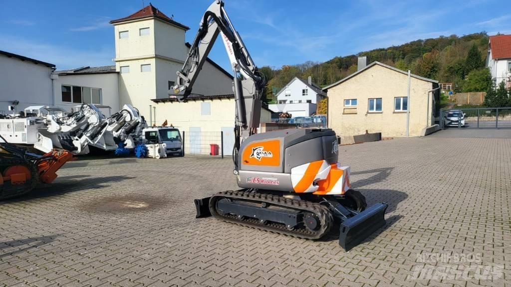 Akula DR300 Demolition excavators