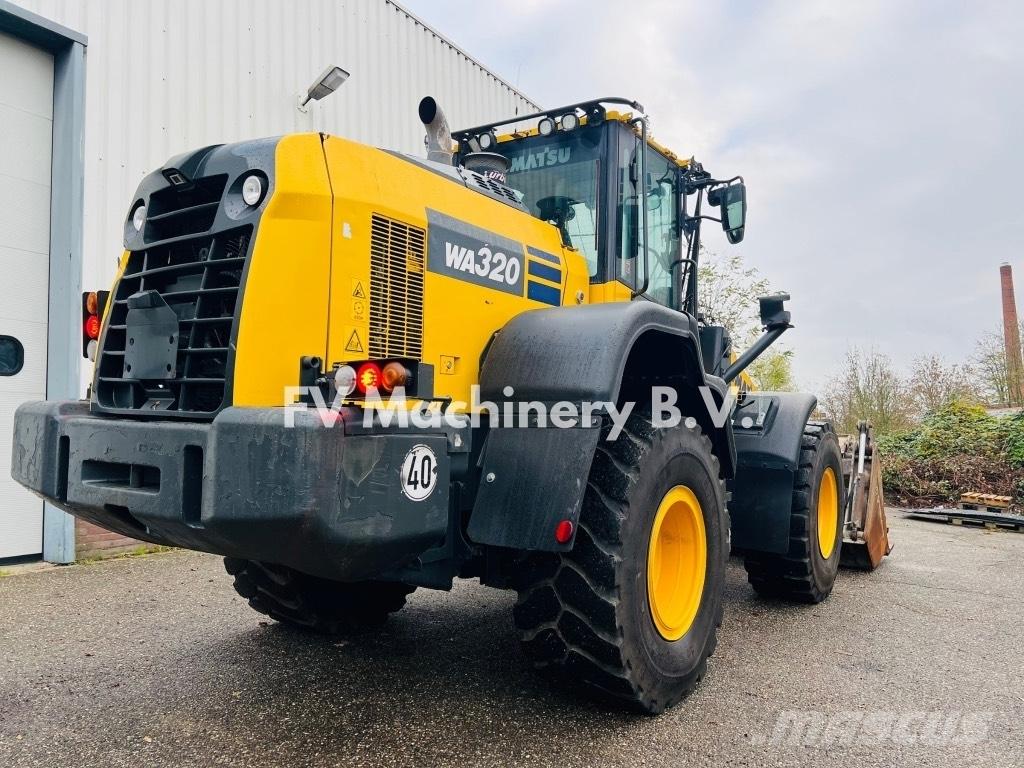 Komatsu WA320 Wheel loaders