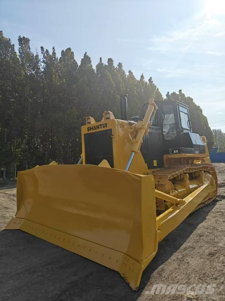 Shantui SD 32 Crawler dozers