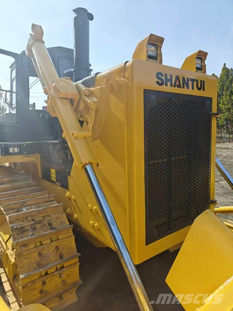 Shantui SD 32 Crawler dozers