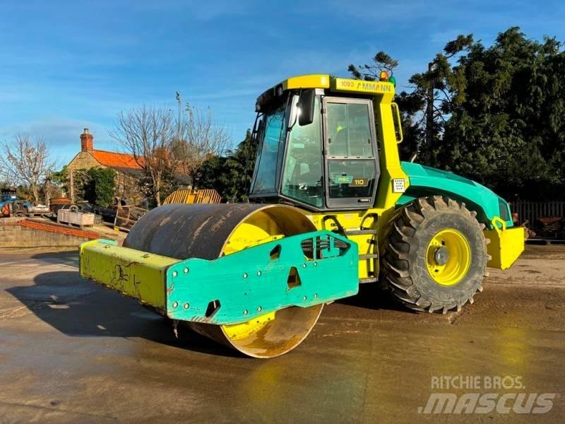 Ammann ASC 110 Single drum rollers