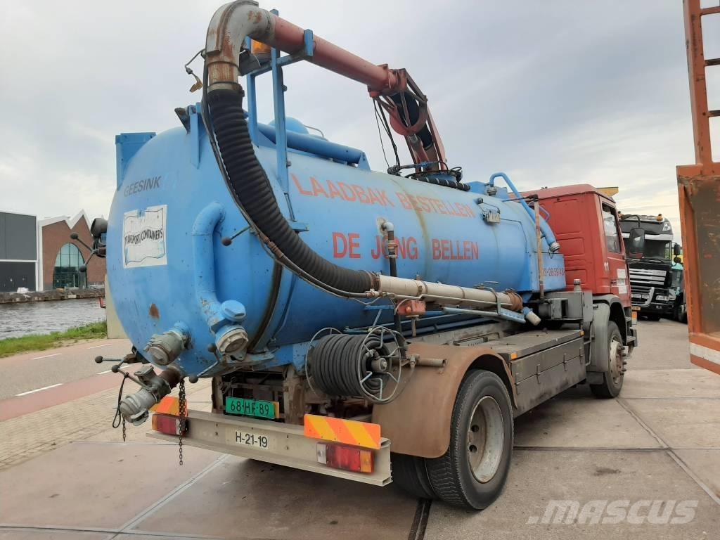 Scania kolkenzuiger Commercial vehicle