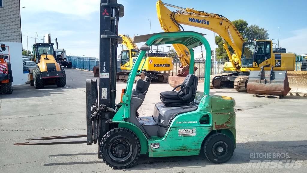 Mitsubishi FD 25 N Diesel trucks