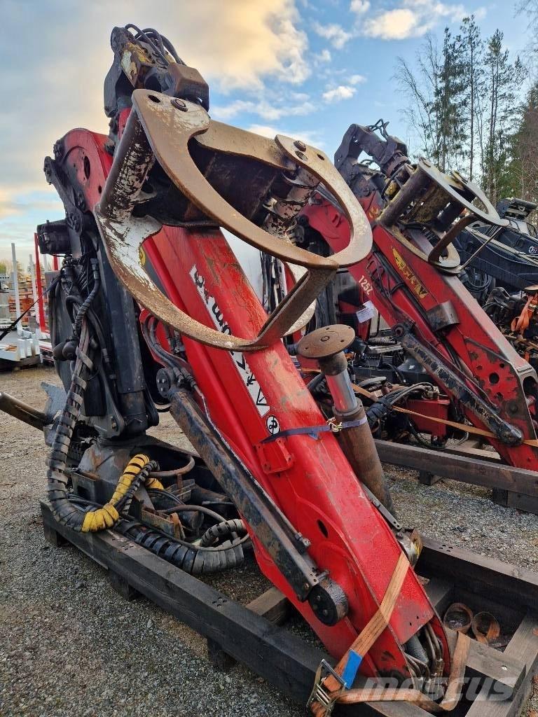 Epsilon M12 Z Timber cranes