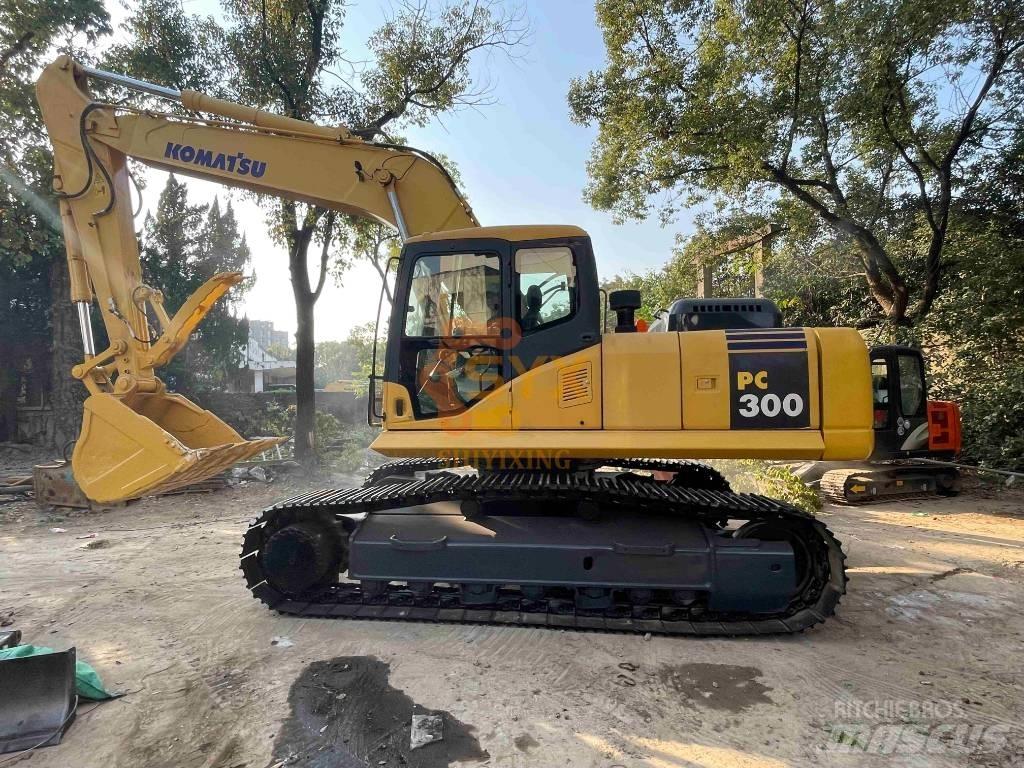 Komatsu PC 300 Crawler excavators