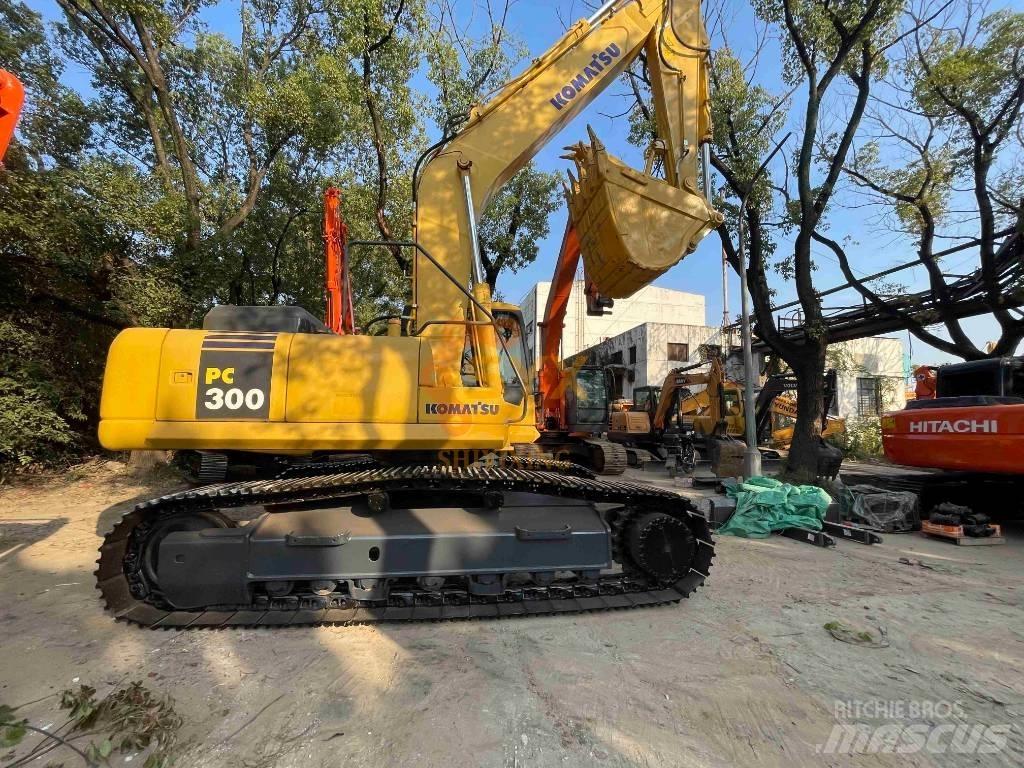Komatsu PC 300 Crawler excavators