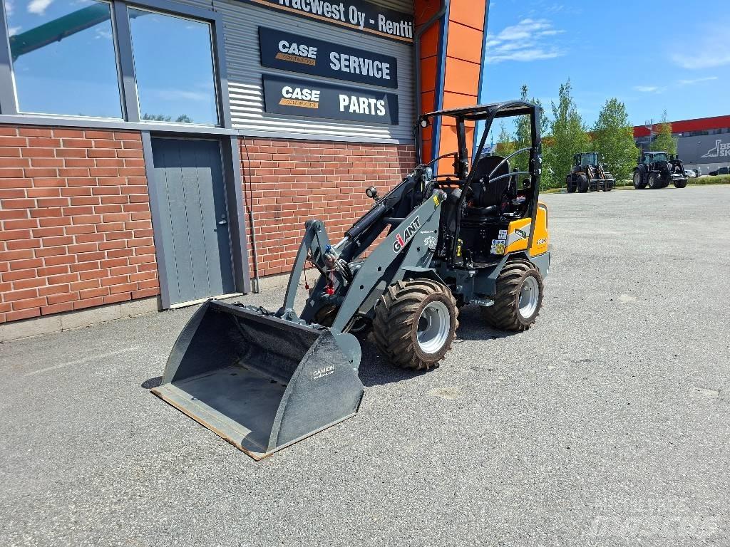 GiANT G 2300 HD Multi-purpose loaders