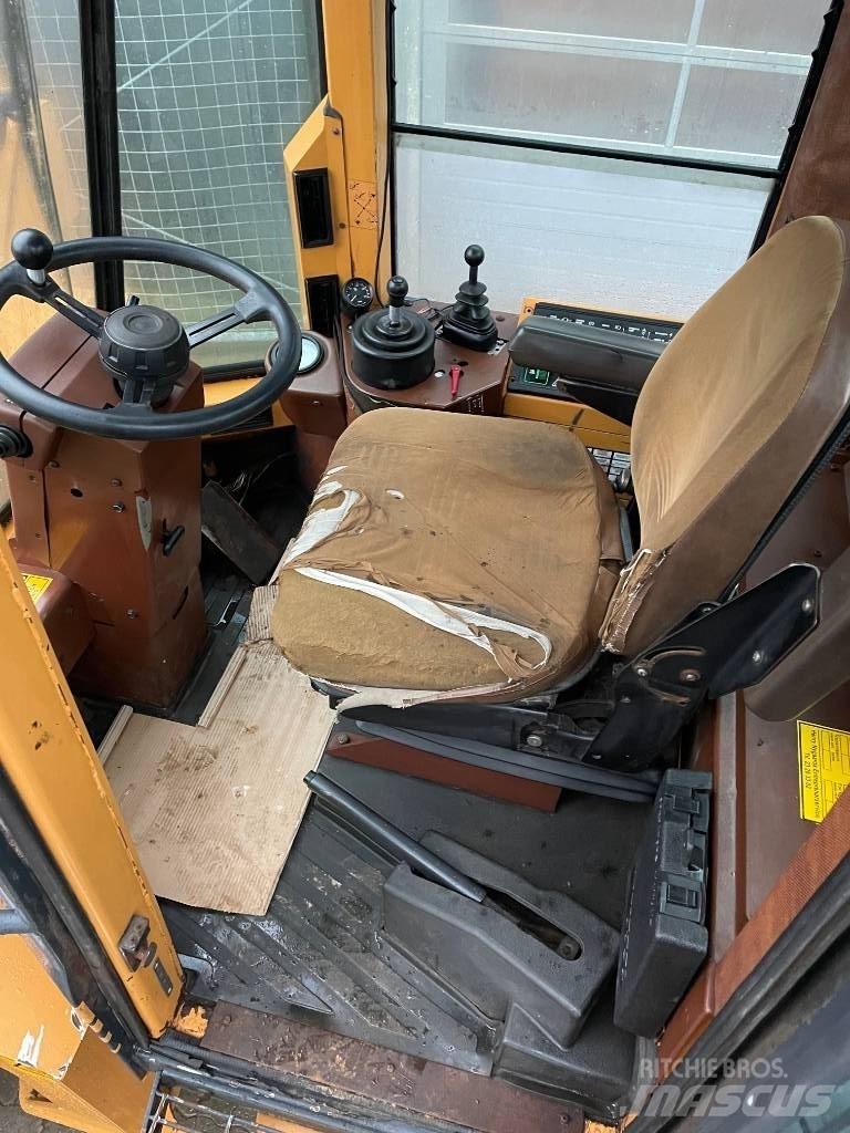 CASE 821B Wheel loaders