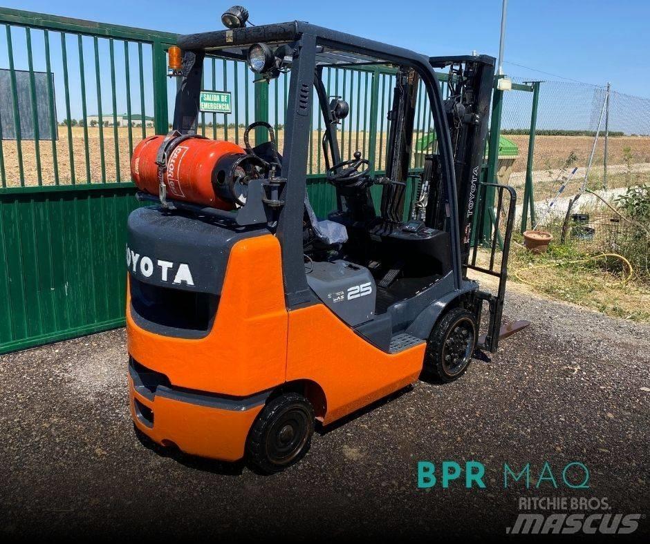 Toyota 8 FG CU 25 LPG trucks