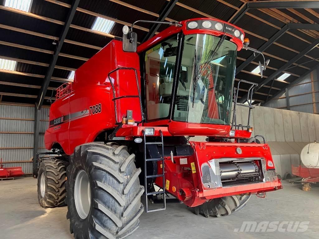 Case IH 7088 Combine harvesters