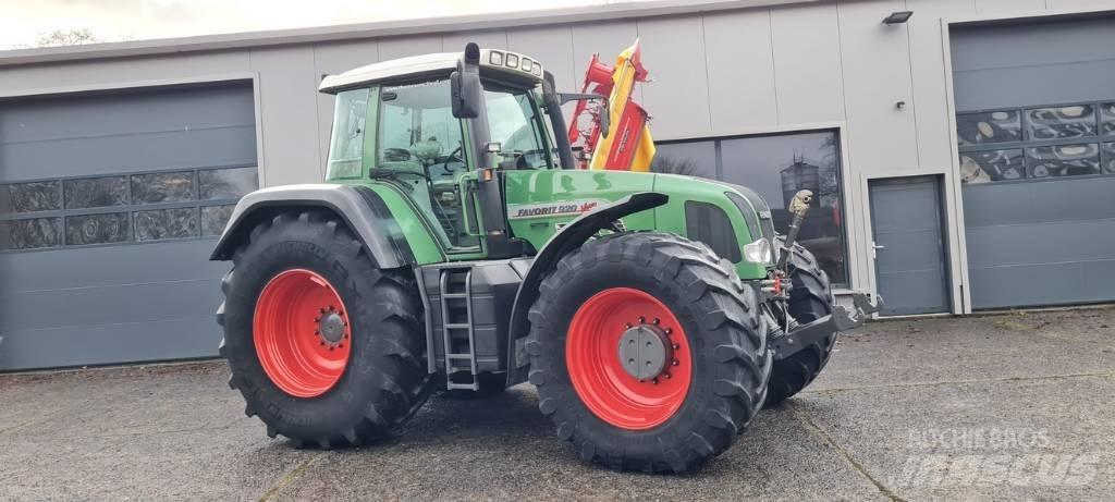 Fendt 920 Vario Tractors