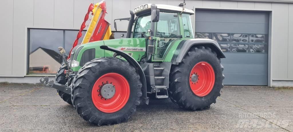 Fendt 920 Vario Tractors