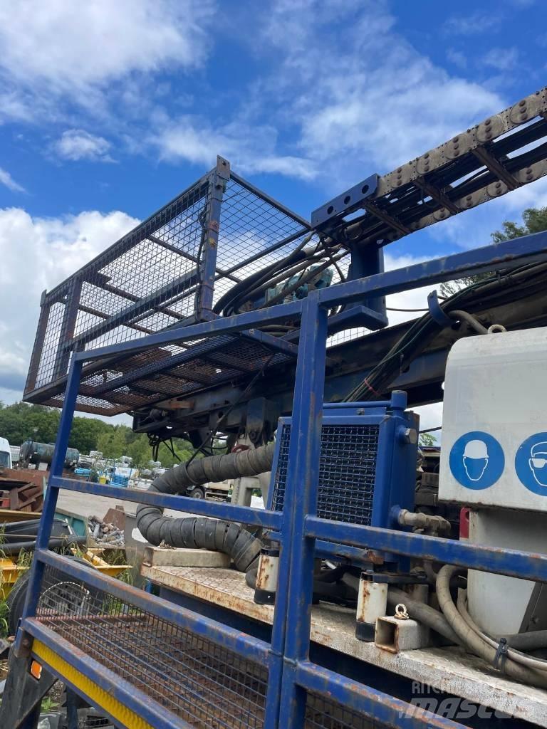 Boart Longyear DB520 Truck mounted drill rig