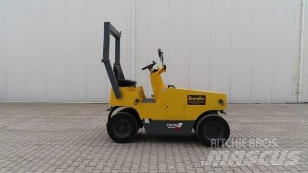 Sakai TS 160 Pneumatic tired rollers