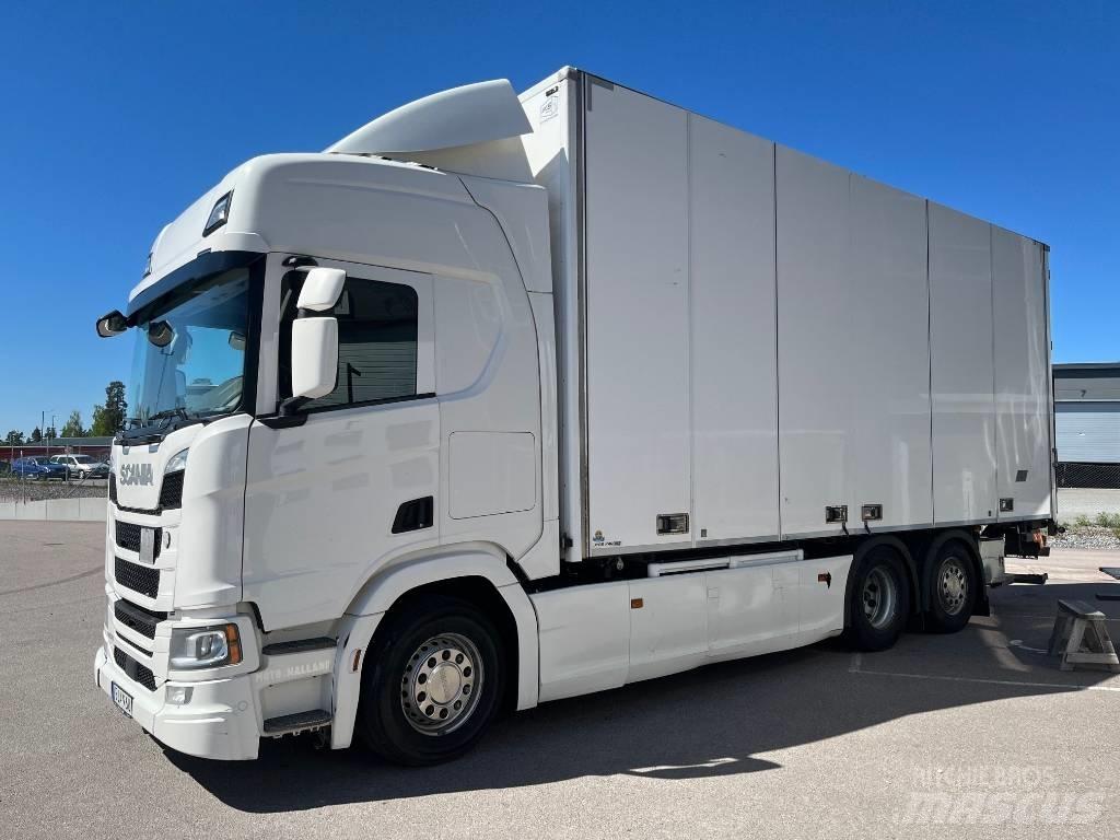 Scania R450B6X2*4NB Temperature controlled trucks