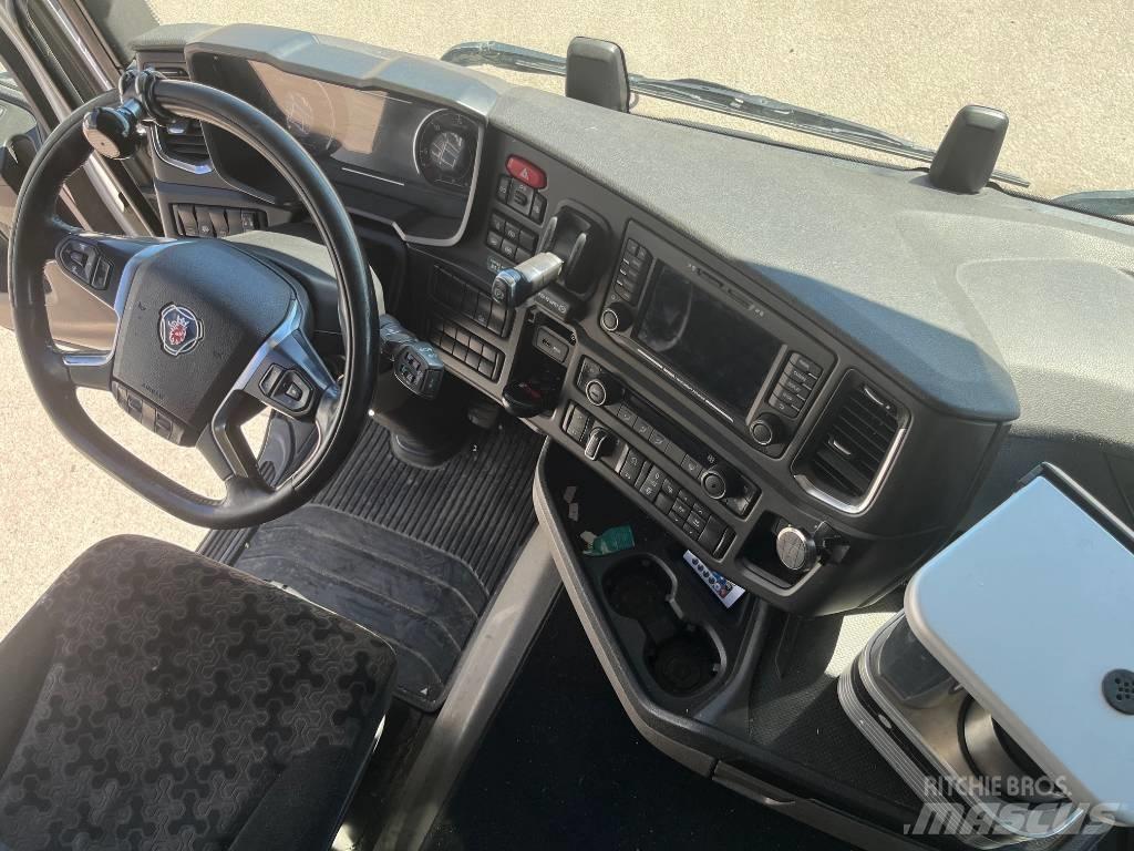 Scania R450B6X2*4NB Temperature controlled trucks