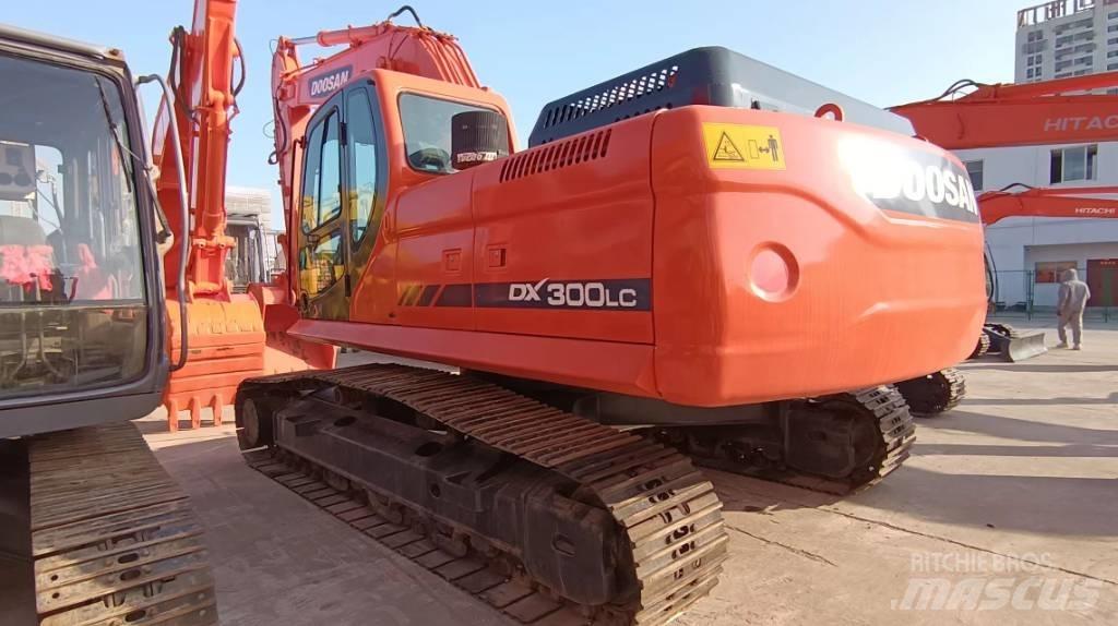 Doosan DX 300 LC Crawler excavators