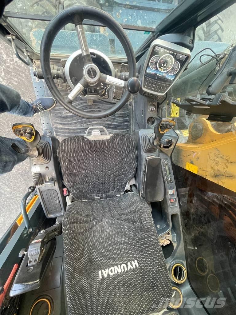 Hyundai HW 160 Wheeled excavators