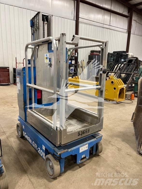 Genie GR20 Used Personnel lifts and access elevators