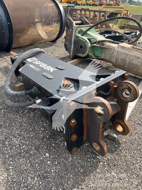  J&R CX300 Buckets