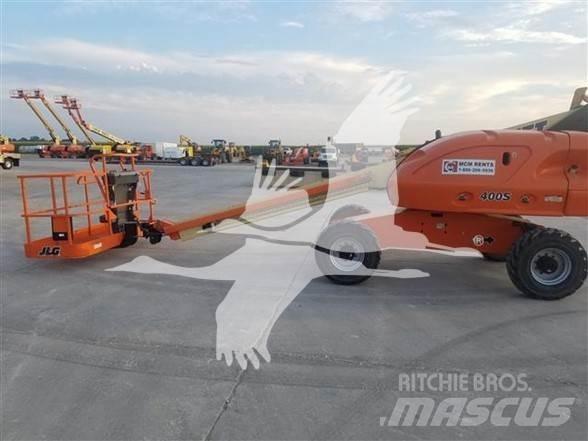 JLG 400S Telescopic boom lifts