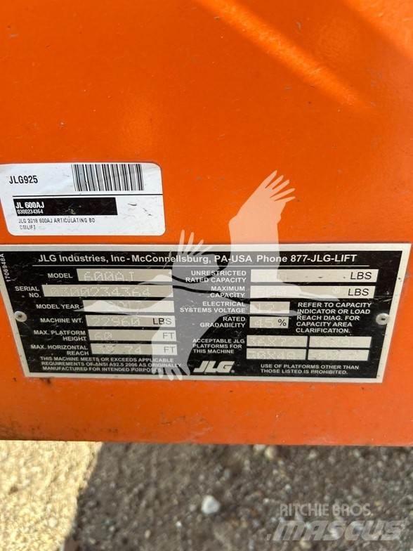 JLG 600AJ Articulated boom lifts