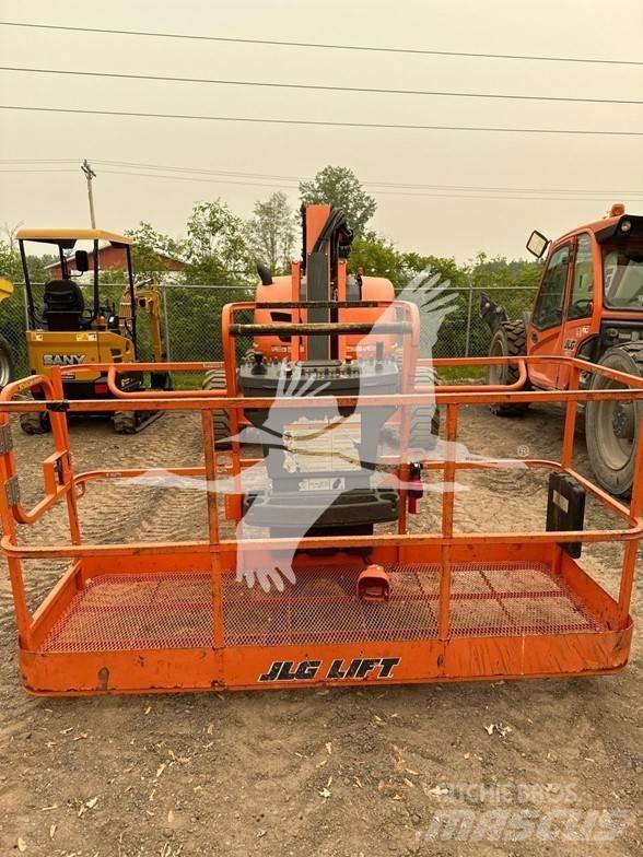 JLG 600AJ Articulated boom lifts