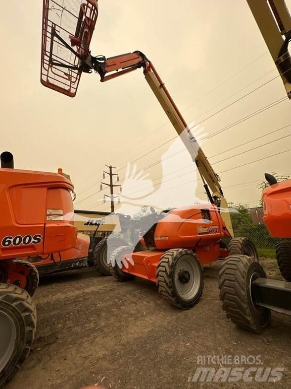 JLG 600AJ Articulated boom lifts