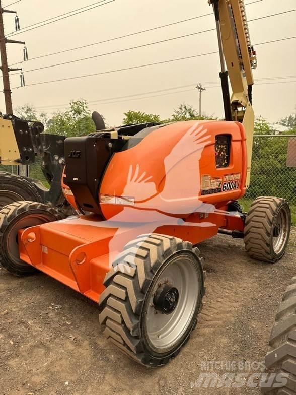 JLG 600AJ Articulated boom lifts