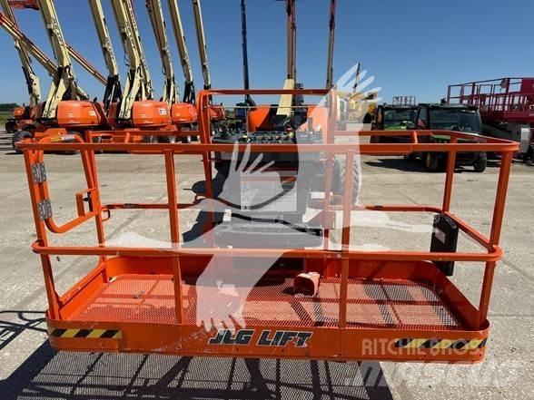 JLG 600AJ Articulated boom lifts