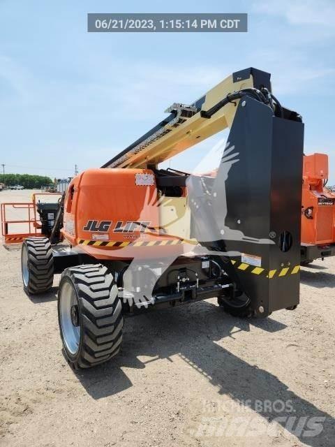 JLG 600AJ Articulated boom lifts
