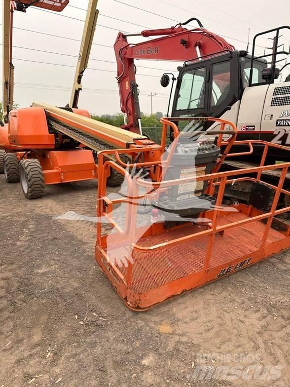 JLG 600S Telescopic boom lifts