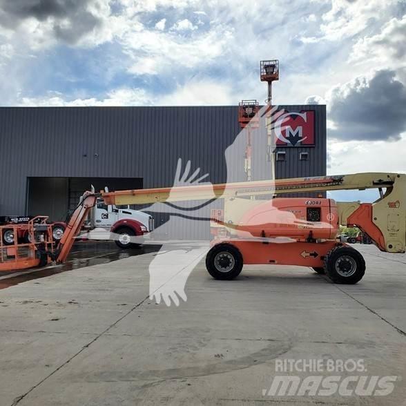 JLG 800AJ Articulated boom lifts