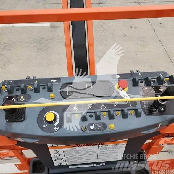 JLG EC600SJP Telescopic boom lifts
