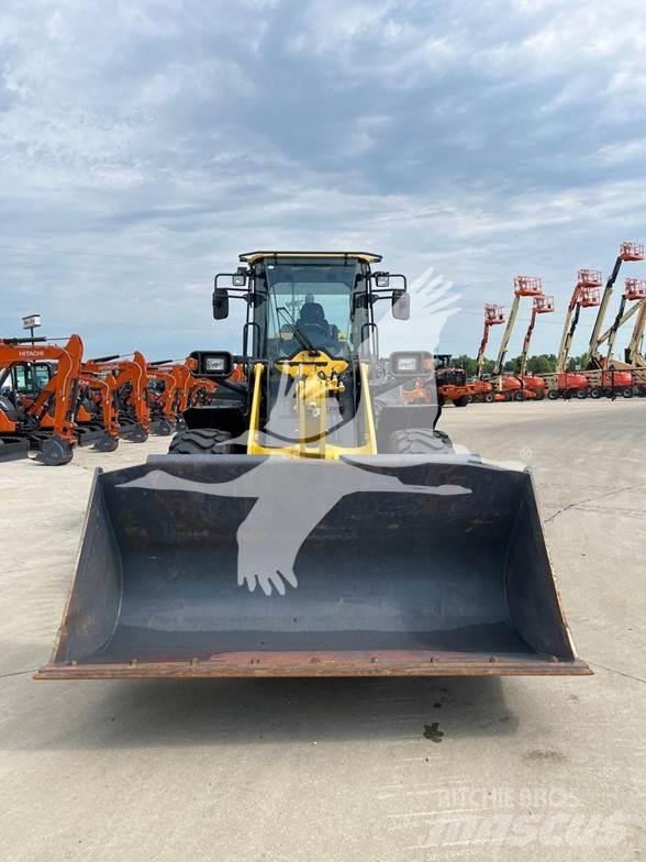 Komatsu WA270 Wheel loaders