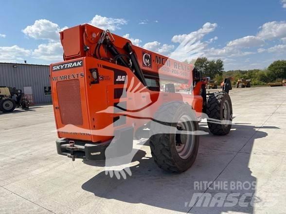 SkyTrak 10054 Telescopic handlers